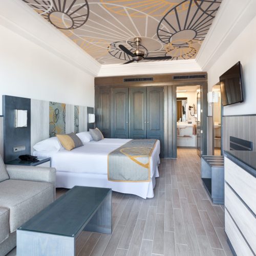 Double standard twim bed room