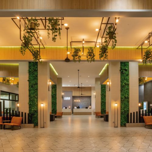 LAT_22_043 - Lobby