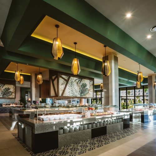 LAT_22_048 - Main restaurant