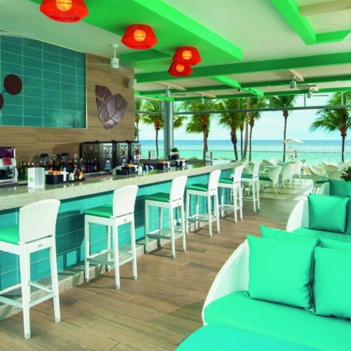 ORI_19_006 - Poolside bar