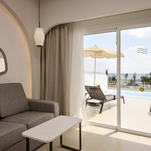 Swim-up Junior Suite Ocean View