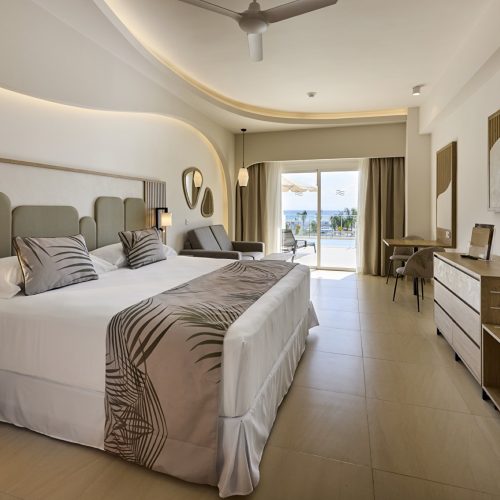 Swim-up Junior Suite Ocean View
