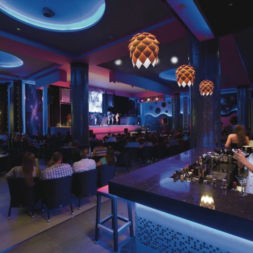 XLA_16_088 - La Terraza bar plaza with stage