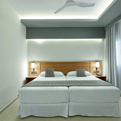 Family room twin beds