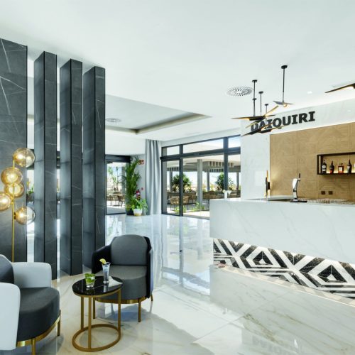 Lobby bar